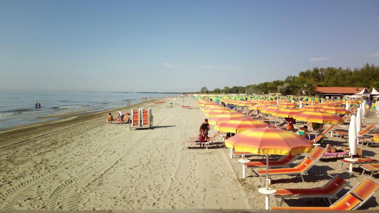 Апартаменти Mare Pineta Лідо-ді-Волано Екстер'єр фото